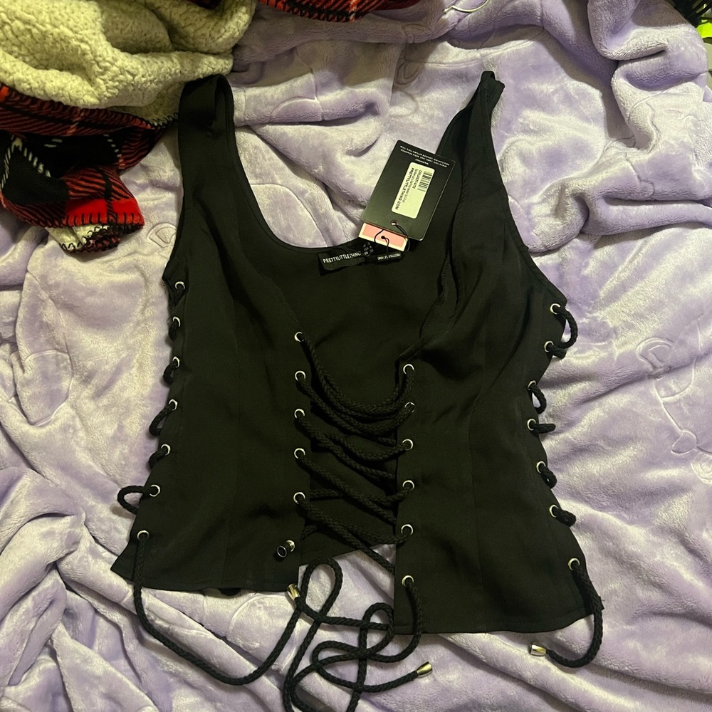 PrettyLittleThing Black Lace-Up Crop Top
